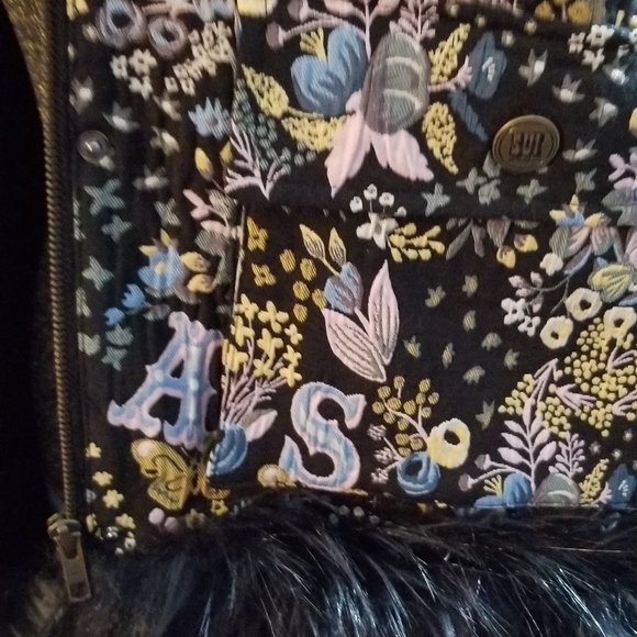 COPY - Sui by Anna Sui Women's Autumn Tapestry Vest - Picture 3 of 8